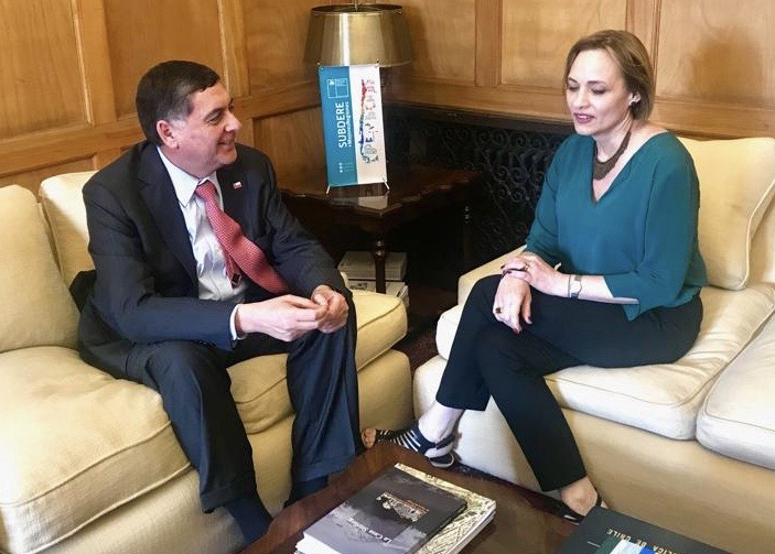 dialogosur's tweet photo. Senadora Goic solicitó mantener bono complementario que nivela la Asignación de Zona para los funcionarios públicos https://t.co/yQB3pLwUtx https://t.co/gTnSh0srRV