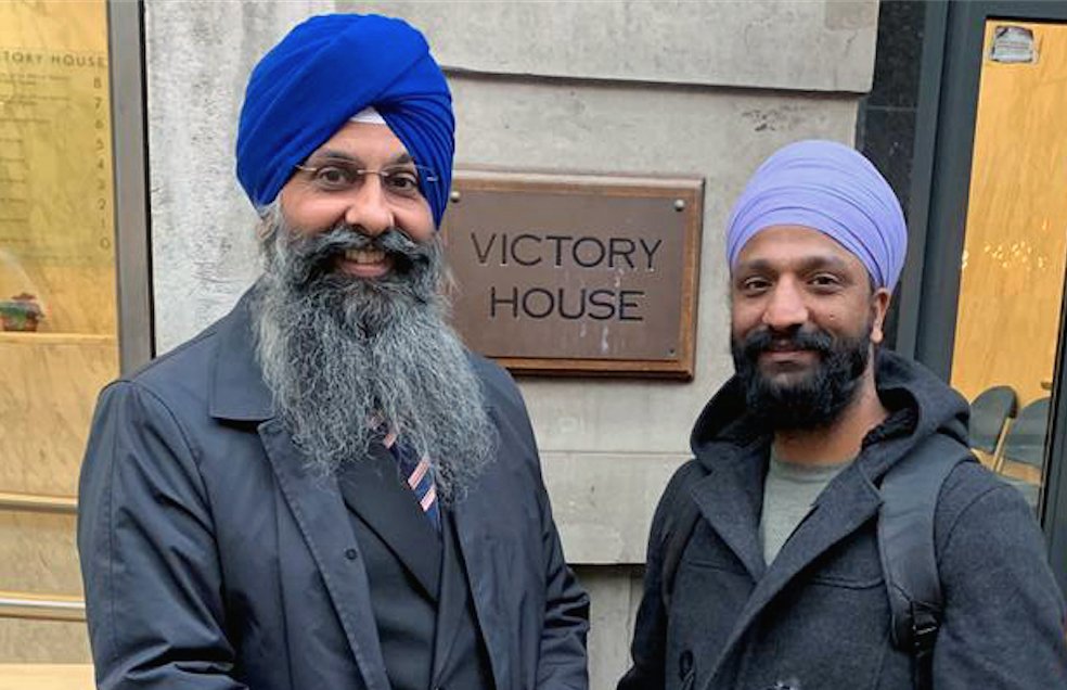 *SIKH WINS HISTORIC CASE AGAINST 'NO BEARDS POLICY' EMPLOYMENT DISCRIMINATION* -Raman Singh has previously been refused work for looking like 'Bin Laden' & hotels' view on presentability -All money involved to be donated to @Khalsa_Aid Read more at sikhpa.com/sikh-man-wins-…