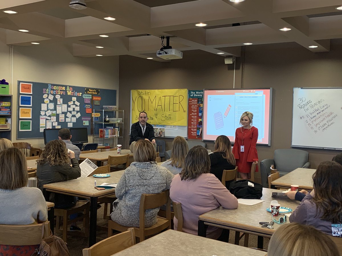 Our Hickory counselors and parents are amazing! December meeting about teens and social media. ⁦@PapaVegaHH⁩ ⁦@BrittanyRGroves⁩