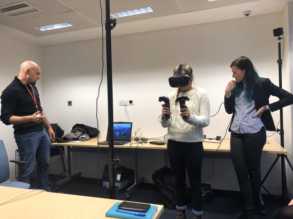 thaliaeley's tweet image. Thanks so much to @phenotypica for coming to tell @edit_lab about their work using art to unlock science. We loved hearing about it and trying your new #VR illustrating zebra fish evolutionary pressures