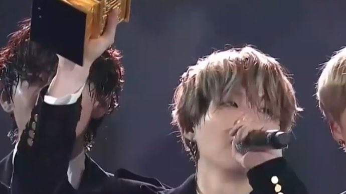 BTS_army_Fin's tweet photo. @BTS_twt Big congrats Yoongi for all your awards! @BTS_twt 

So proud of you and happy that you got what you deserve for all your hard work! 💜#BTSatMAMA #2019MAMA https://t.co/ZyDBAu13dw