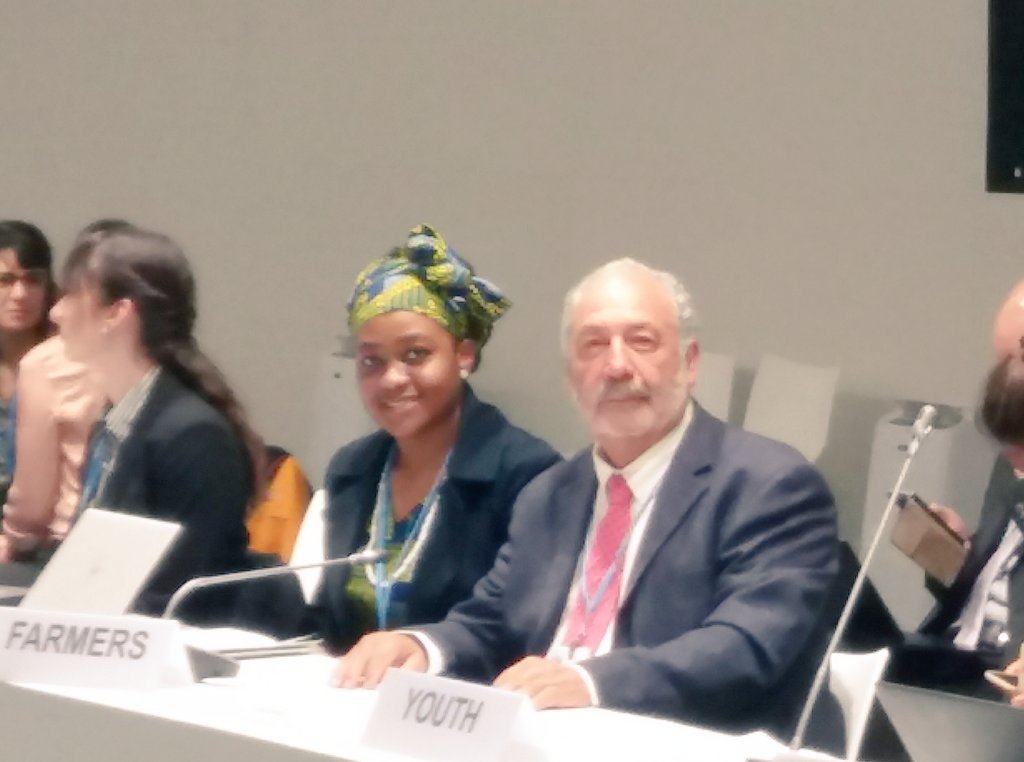 Brenda <a href="/AFASA_agri/">AFASA_Farmer</a> and Francisco from Chile providing practical #farming solutions to nutrient use and manure mgt at #Koronivia #COP25