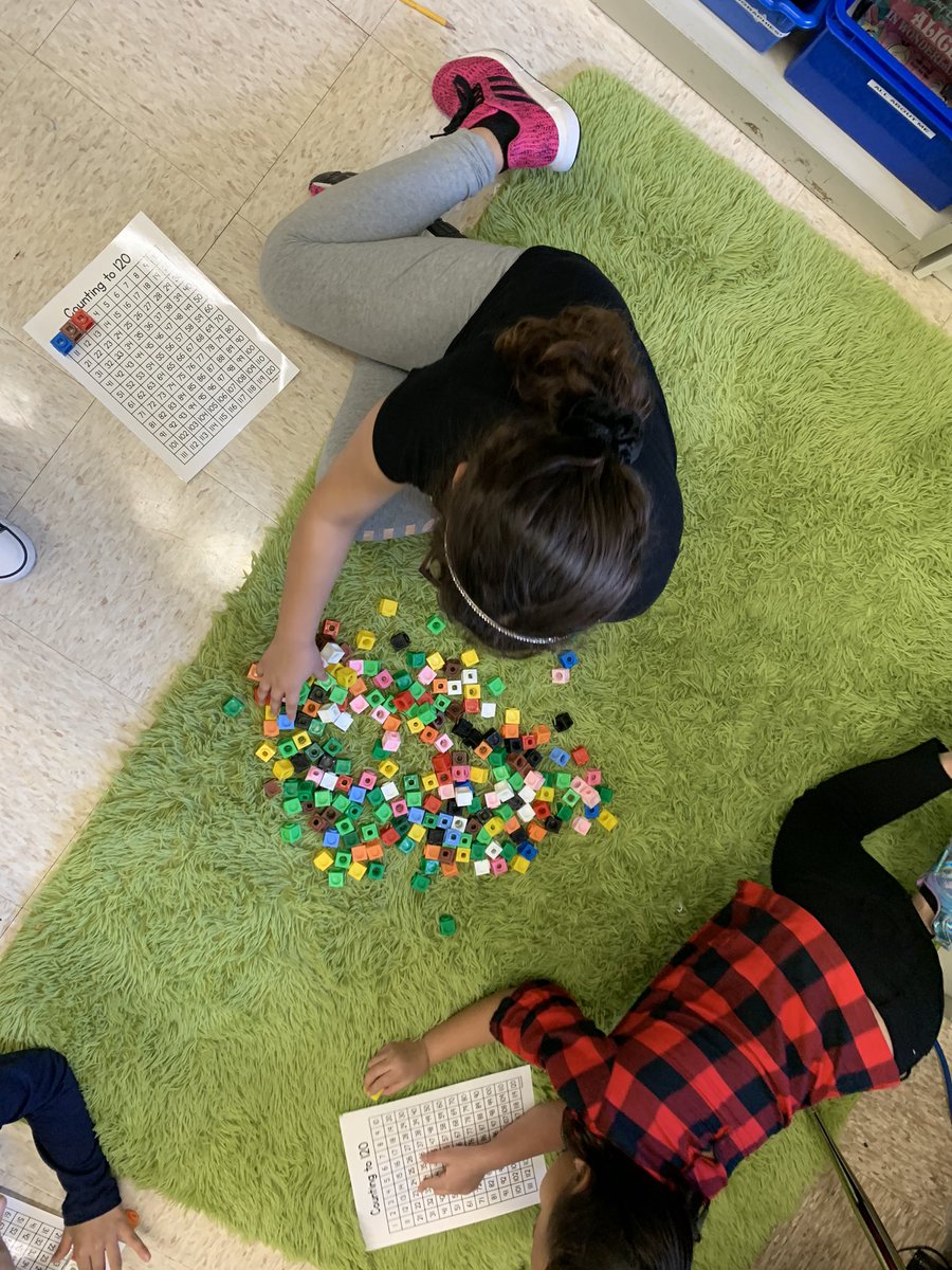 hybla1st's tweet photo. These first graders are practicing counting large amounts of objects! #handsonlearning @larry_caines @HyblaValleyES https://t.co/YeKv1TKs4d