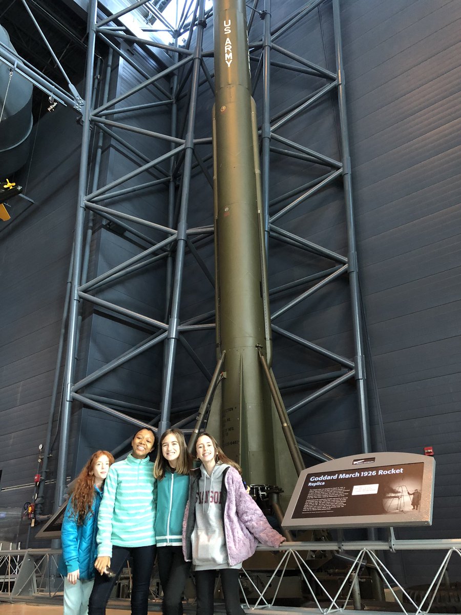 MsMoneksClass's tweet photo. Our trip to the @airandspace Udvar-Hazy Center was out of this 🌎! https://t.co/kR9MYlMpD0