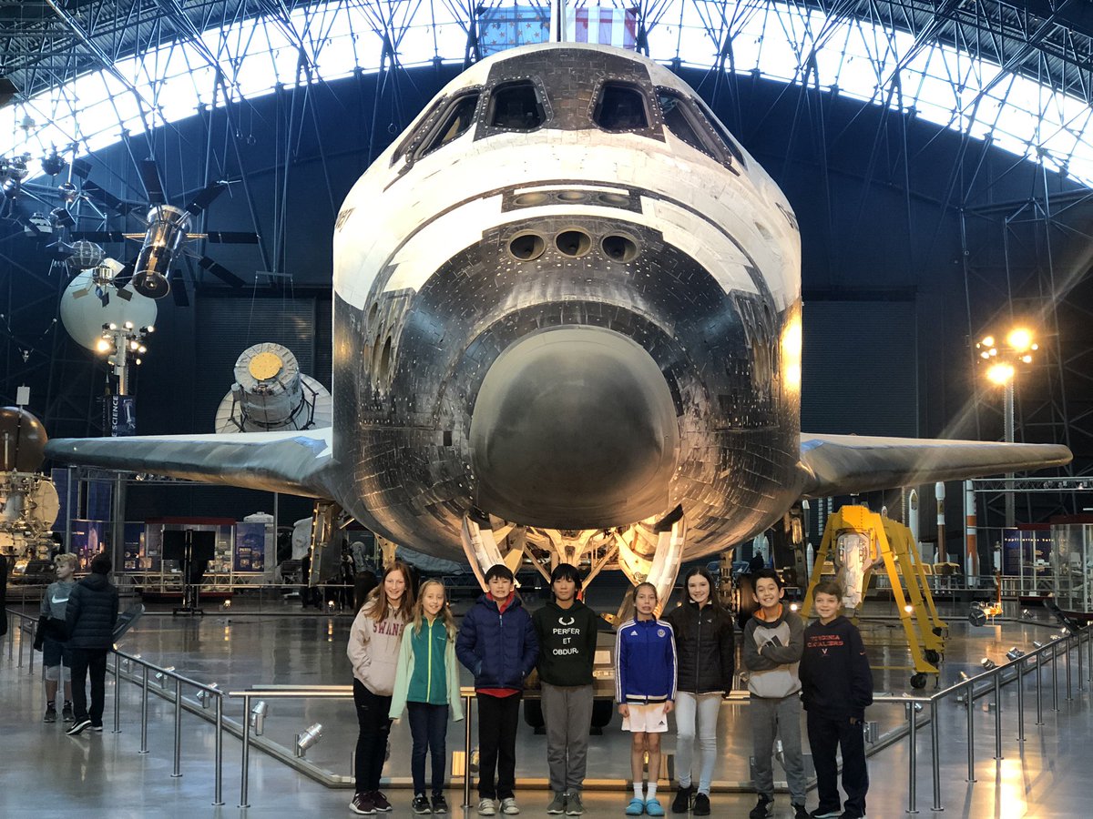 MsMoneksClass's tweet photo. Our trip to the @airandspace Udvar-Hazy Center was out of this 🌎! https://t.co/kR9MYlMpD0
