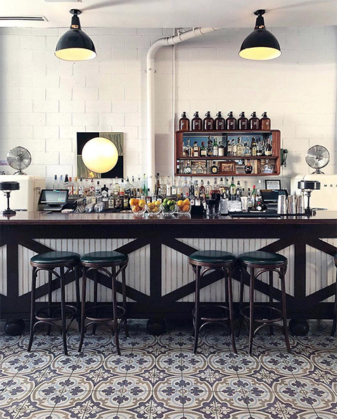 Aperitivo Happy Hour @ Lobby Lounge 11:30am-7pm Wed-Fri. 🍸Featured cocktails and special pricing on beer and wine! Our full bar also provides service to @Mardirestaurant! 🍃#palihousewesthollywood #mardirestaurant 

📷: @onelatteplease_dxb