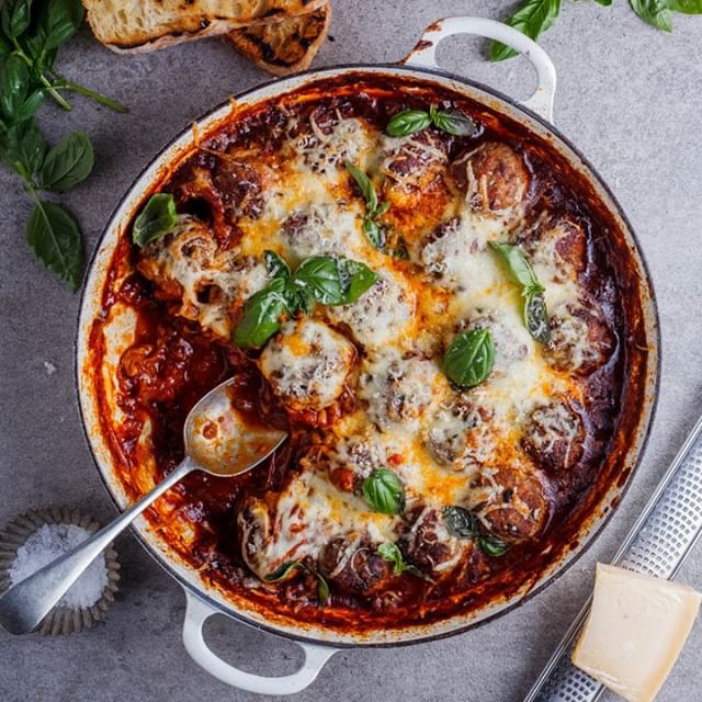 Reposting @velvethollow: - via @Crowdfire 
Cheesy Baked Meatballs #recipe
Check out the recipe & visit our profile for a link to our store #Kitchenware #KitchenGadget #Kitchen #Cooking #VelvetHollow #FreeShipping #knives #cookware #cookingutensils #food #delicious #foodie