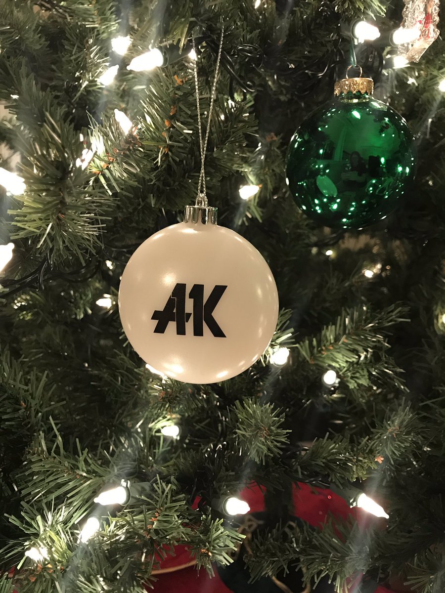 It’s Warrior Wednesday on the Ali Krieger Store! 💪🥤🌲

➖$11 off AK11 Vacuum Bottle + bonus AK11 Festive Ornament
(Sale ends: Friday @ 11:59pm PT)
store.alikrieger.com/collections/fe…