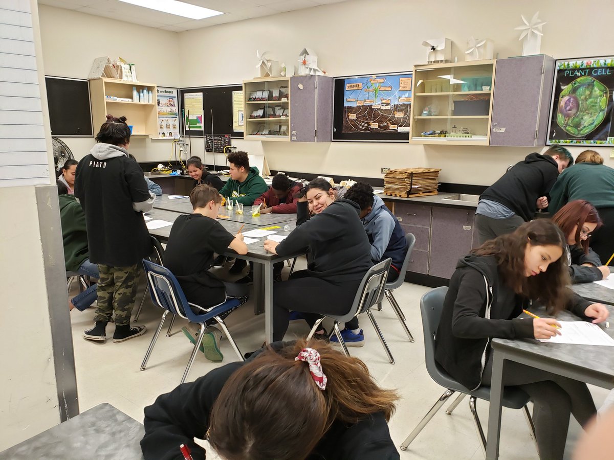 MsRomo307's tweet photo. Working on a physical properties of matter lab. Collaboration is so valuable! #TecVoc #TecVocScience https://t.co/p7bQbQiL9B