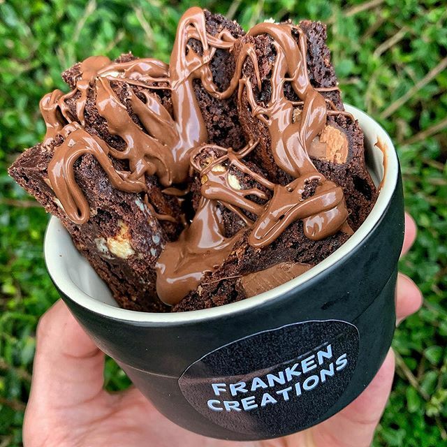 RunCheatRepeat's tweet photo. Fancy a Chip? Brownie Chips with Nutella Sauce 🍫🍟 #frankencreations 👨🏻‍🔬
.
.
.
.
These brownies were once again made with the @theblondiebaker mix 👌🏻 https://t.co/lwH8cClfQj https://t.co/rj3qLg6dD8