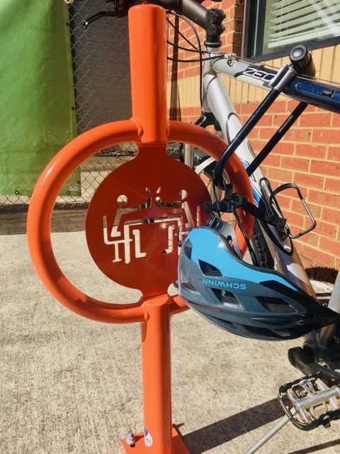 DecaturCoworks's tweet image. A recent study found that people who have shorter commutes, walk or bike to work are more productive and happier. Tha's a great reason to take advantage of our new bike rack! Check out the article... ow.ly/miIR50xs10o