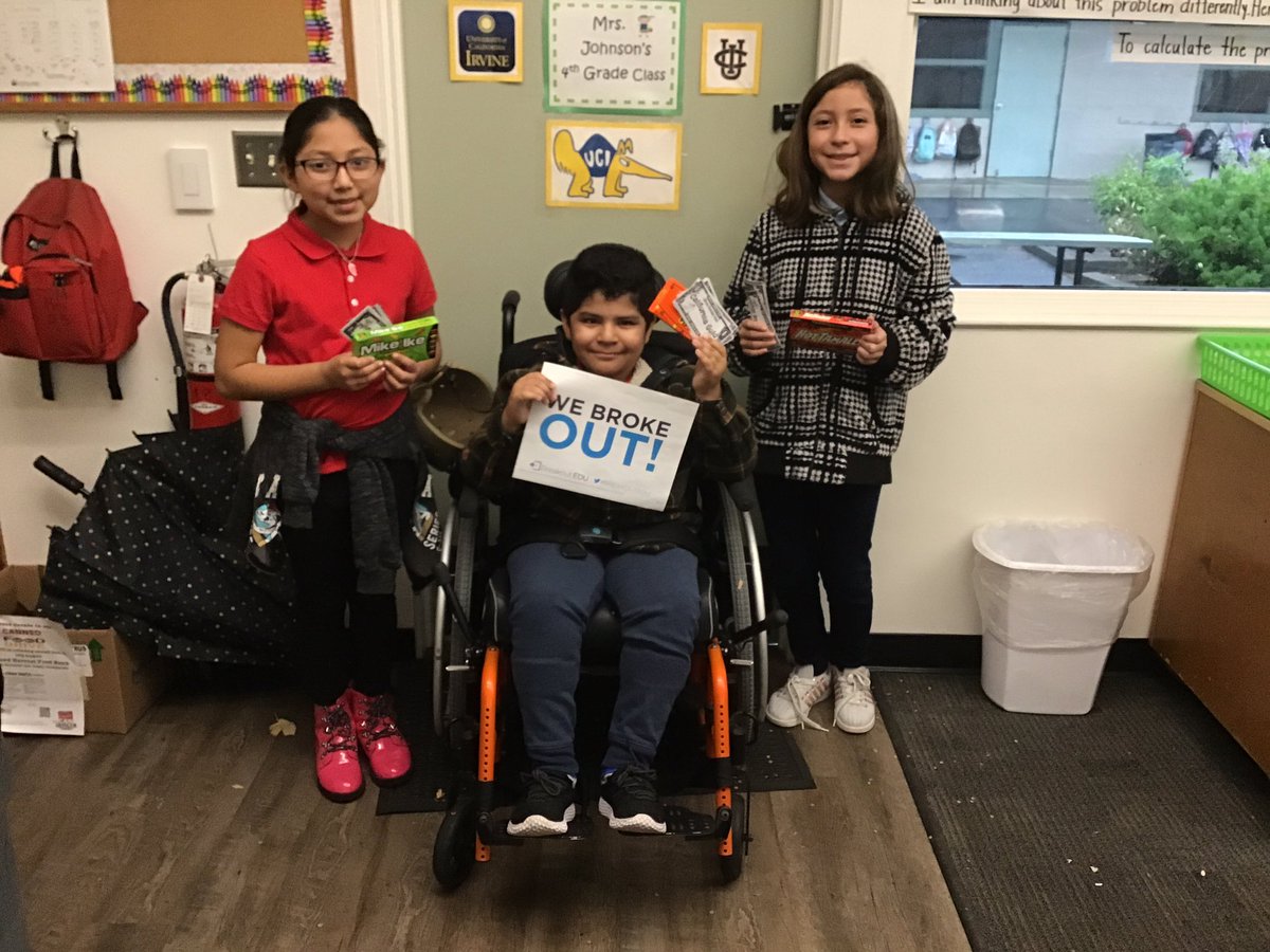 MrsJohnson4021's tweet photo. Mrs. Johnson’s Class breaks out to score some rewards@iInspire_CA @FollowOUSD #Appledistinguishedschool https://t.co/gZ206A1jTT