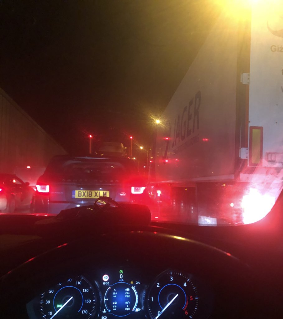 D_Muscutttt's tweet photo. Do @UberEats or @JustEatUK deliver to the m25 ?!  Been sat here for 3 hours now 🤦🏼‍♂️ #whatawaytospendtheevening #dealmeout 🤯 https://t.co/MZzs7ImYx2