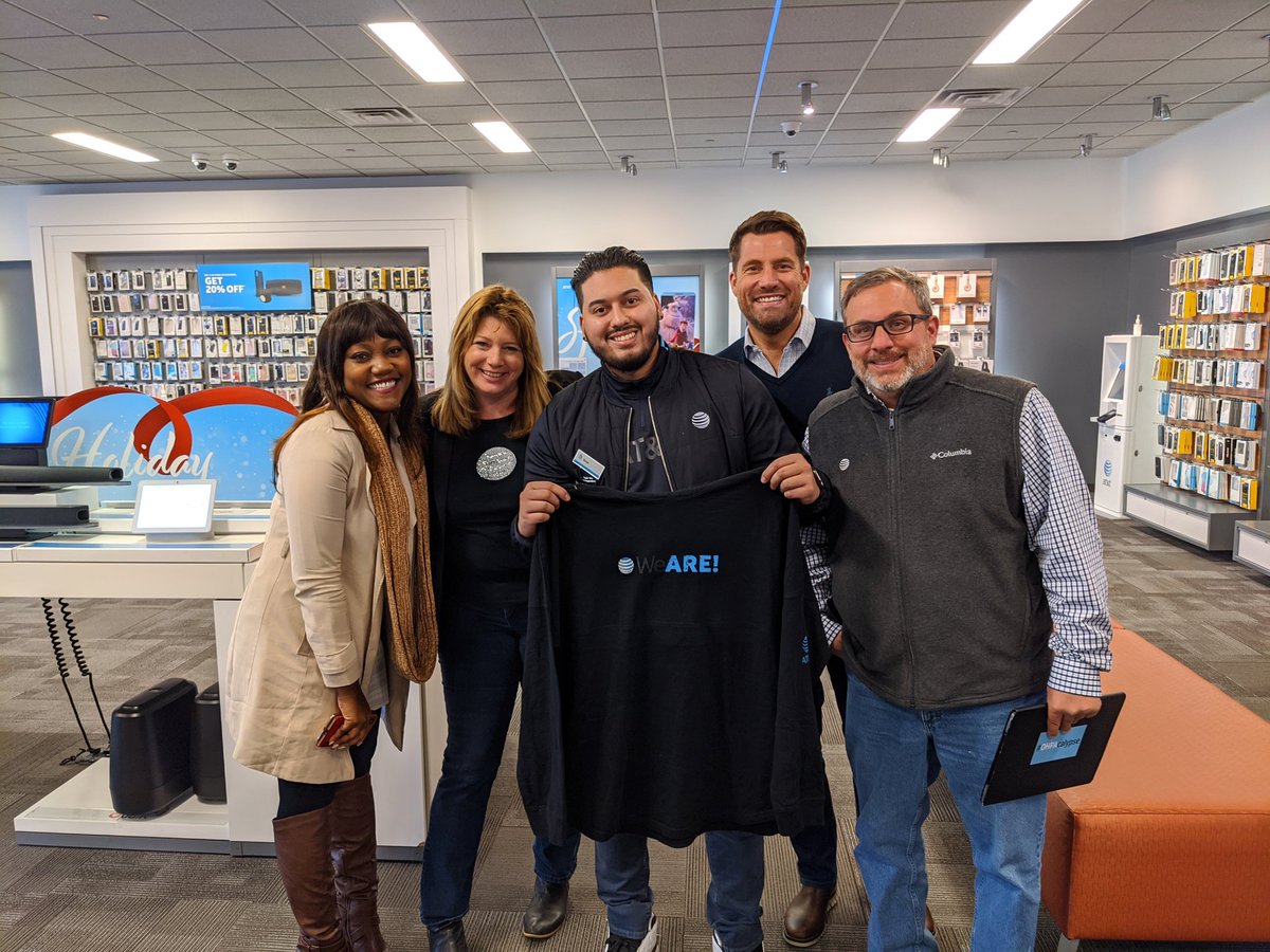 Had a good time 😁 Thanks for the visit and the shirt! #Champsonly  <a href="/judy_cavalieri/">Judy Cavalieri</a> <a href="/kuhn3/">Kevin Kuhn</a> <a href="/ChipsterA111/">Chip Acri</a> <a href="/LalaFremont/">Lala Fremont</a>