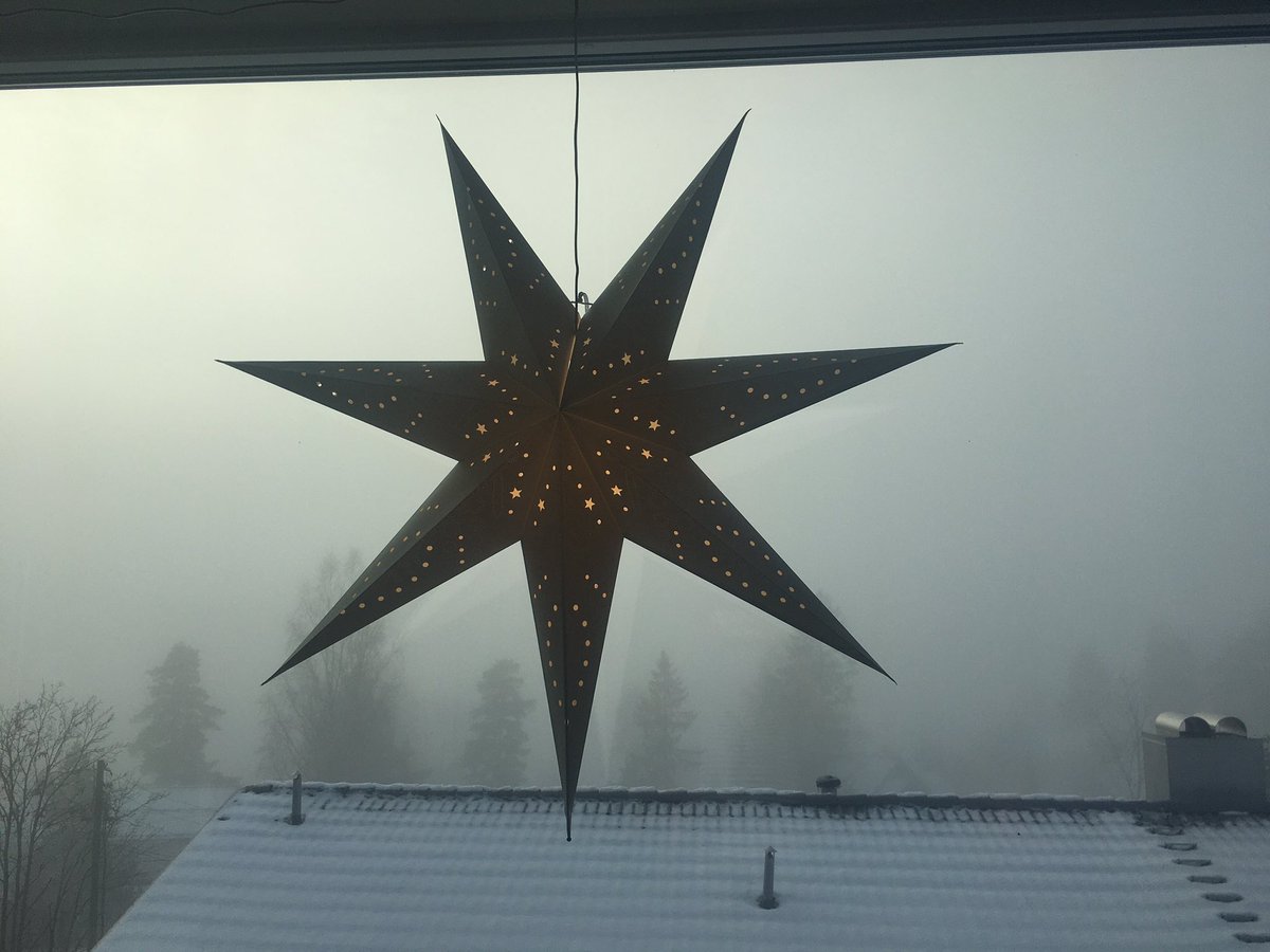 hldechavez07's tweet photo. The star lantern is up. Twenty one days to go before Christmas day. https://t.co/5KJm9UAF8N