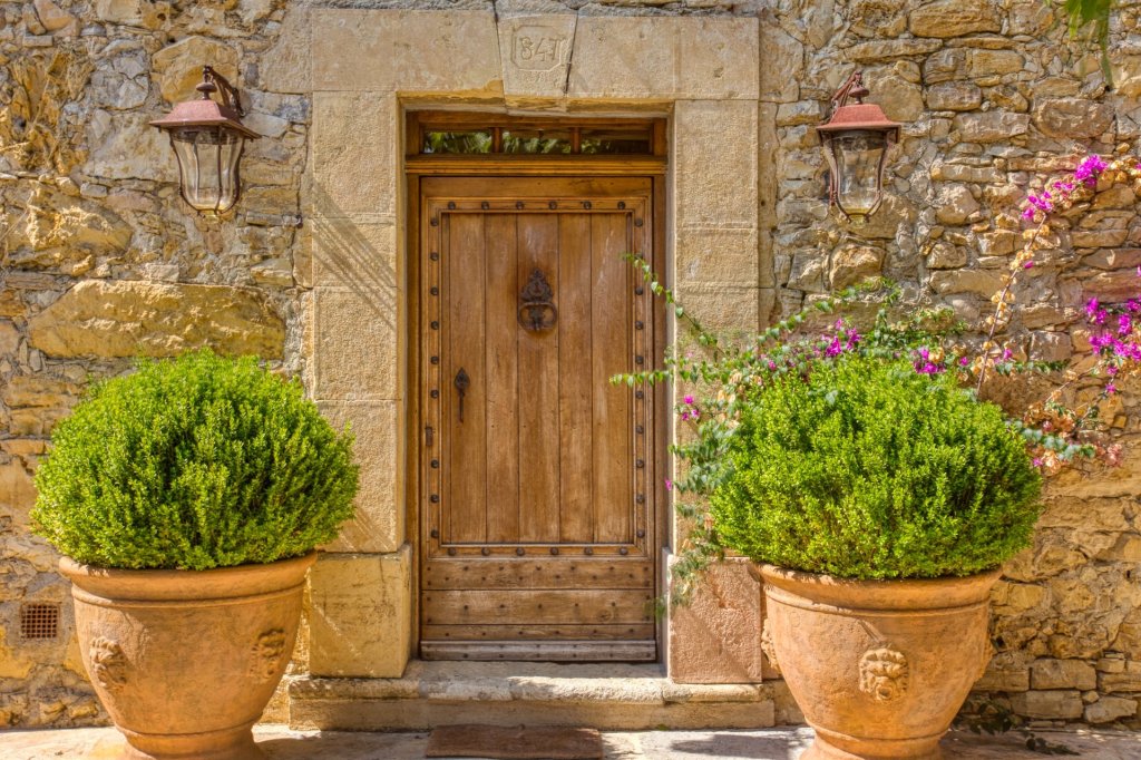 13th Quarter of growth for House Prices in France. fineandcountrycannes.wordpress.com/2019/12/04/13t…