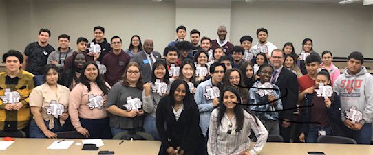 DISD_CollegeRdy's tweet photo. Dr. Austin Lane, President of @TexasSouthern, offered any Lassiter Early College senior, who commits to TSU, a full-ride to complete their Bachelor’s degree! 51 Lassiter ECHS seniors meet their entry requirements!! #CollegeReady #ThanksTSU #DallasISD #PTECH @LassiterECHS https://t.co/BX68SjLuRs