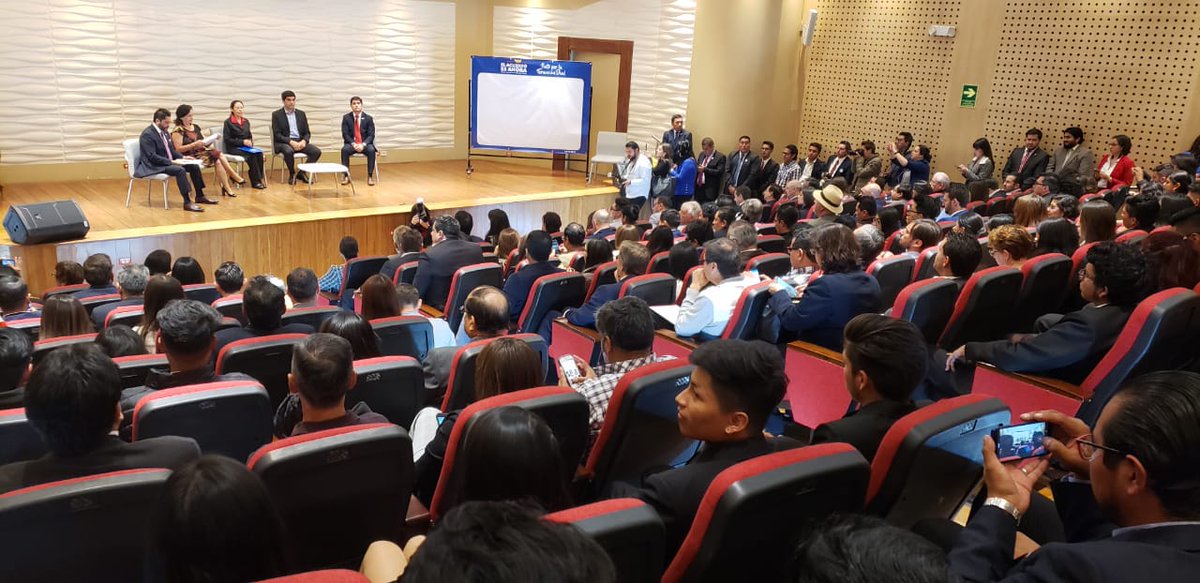 En <a href="/Educacion_Ec/">Ministerio de Educación, Deporte y Cultura</a>, Catalina Vélez, presidenta del CES, y consejeros académicos, participan en la firma del Pacto de la Formación Dual y lanzamiento del Plan Nacional de Educación y Formación Técnica y Profesional, que se realiza con la presencia del Vicepresidente de la República.