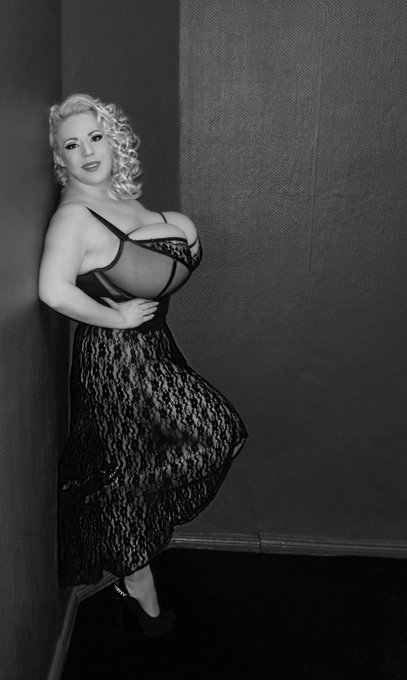 2 pic. Mystic #WednesdayVibes ? hello my love guys ? hoffe hattet bzw habt einen schönen Tag ? kommt