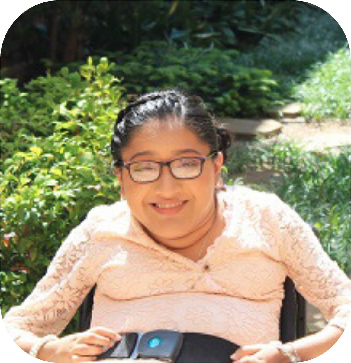 After an accident left Michelle paralyzed, her family found Easterseals North Texas, where she enrolled in a music therapy program. Today she is a singer and plans to go to college. Make a difference in someone's life by donating here: bit.ly/michelletw1