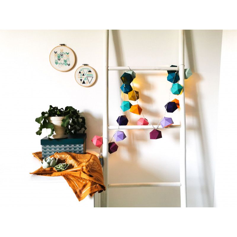 dansletransat's tweet photo. 🕯️💡En ce mois de décembre, avec ses fêtes et ses lumières, illuminez votre intérieur avec ces superbes guirlandes lumineuses Origami de chez Leewalia ! 6 coloris au choix 😍 

Foncez les découvrir ici 👉 https://t.co/cPArZsNxxq https://t.co/AQ4mhSb5W9