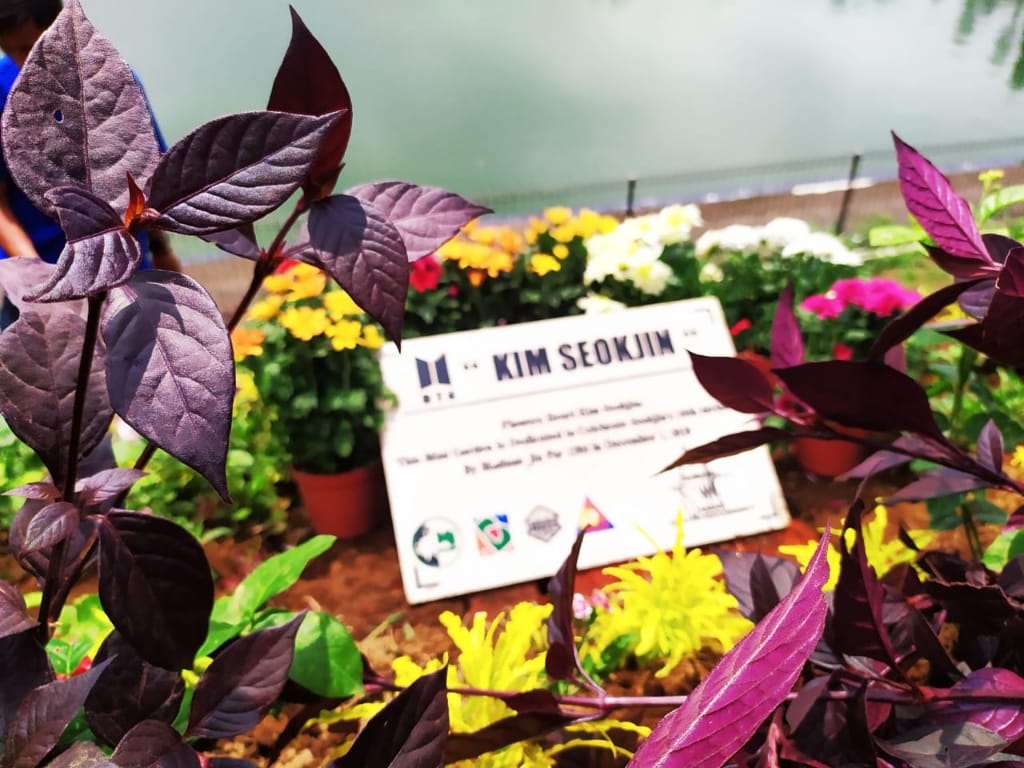 Taman yang dibuat fanbase Jin BTS Indonesia di Embung Kledung, Temanggung, Jawa Tengah.