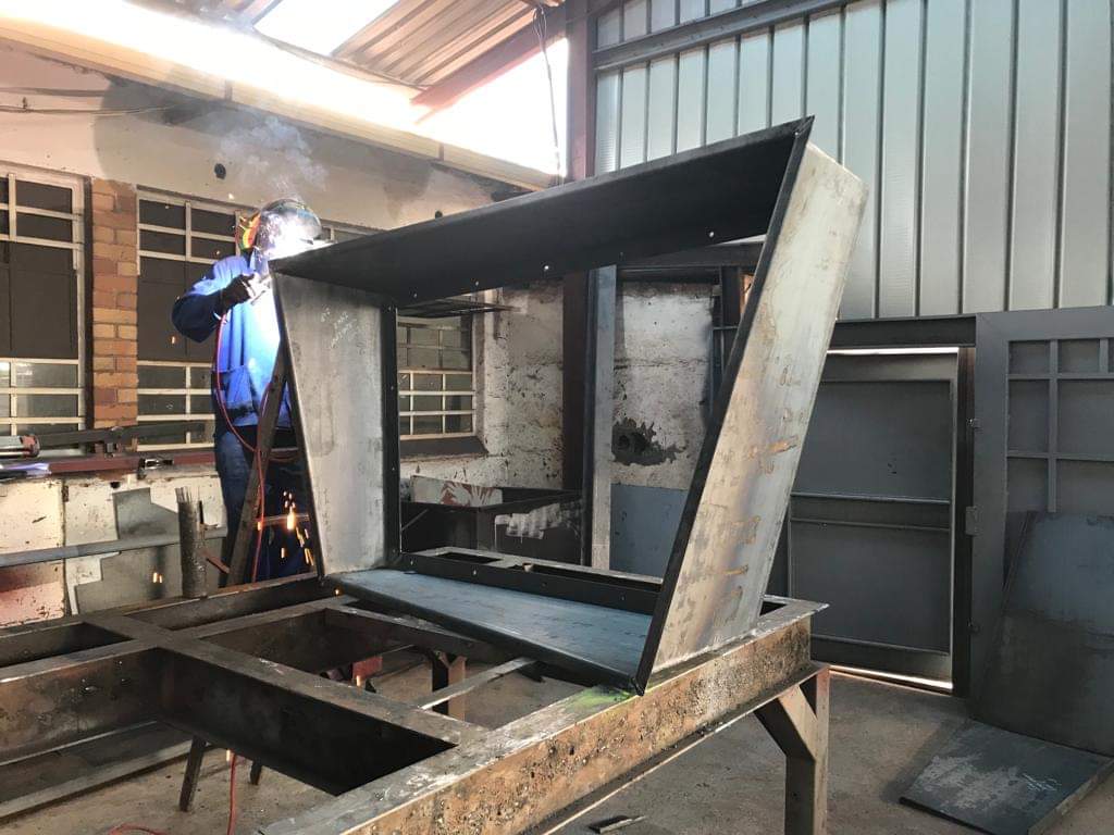 ArtMyJozi's tweet photo. The unique S-Bend Urban Furniture will be installed along the S-Bend Wall along Louis Botha. Instead detracting from the existing monumental mural, the furniture compliments it, by using interesting shapes and angles.
@JDA_joburg
@thetrinitysession @tracestudio, #tracestudio https://t.co/VGX4HwFYCT