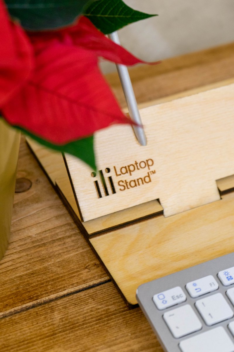 IliLaptop's tweet photo. No panic an’ all that, but there are only 3 weekends to go until #Christmas. Factor in parties, time lost to the aftermath of parties, and perhaps you too are starting to feel the yuletide pressure? No worries, the ili laptop stand is the perfect #gift!

https://t.co/USaAUyBAUX https://t.co/LWIHQghW9Q