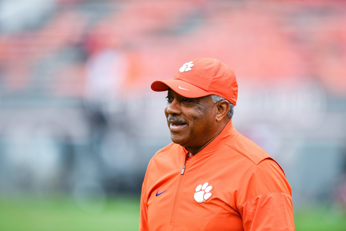 ClemsonFB's tweet image. "There's nobody more deserving than Coach McCorvey." - Dabo Swinney

Congrats to our Associate AD and fountain of wisdom Woody McCorvey, who has been selected to the Alabama Sports Hall of Fame.

clemsontigers.com/mccorvey-named…