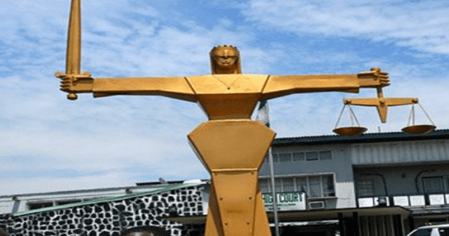 NewsGuide_NG's tweet photo. Court arraigns 4 for detaining police officer https://t.co/uMSodq6Ckm via PM News https://t.co/SfdAvYQkZy
