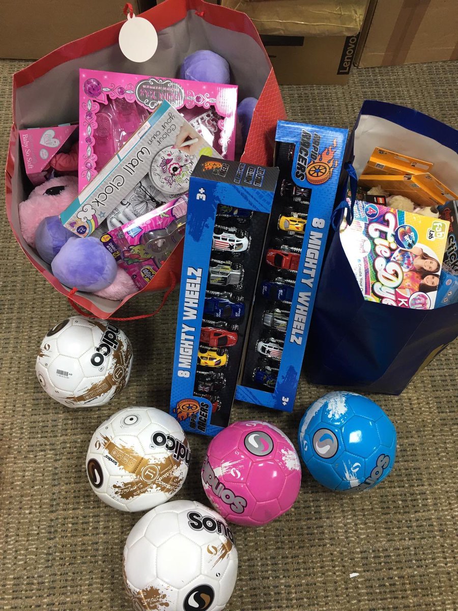 LoveinaBagBedf1's tweet photo. Thank you for all the wonderful toy donations that are coming in to support @FfBeds I really appreciate all your kindness in making a difference to children in our local community this Christmas ❤️🎄#loveinabag #bedford #community https://t.co/eRbFK541iG
