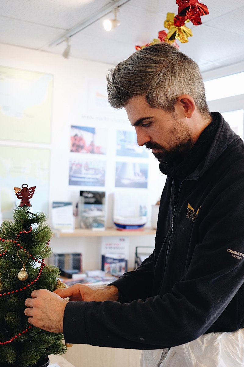 HPYC's tweet photo. Christmas has arrived at Hamble Point Yacht Charters HQ!
The tree is up!🎄
Thank you to the lovely Alex, Josh and Andy for decorating 🌟
#hamblepoint #yachtcharter #riverhamble #lovesailing #christmasiscoming https://t.co/d80Iuwx2qd