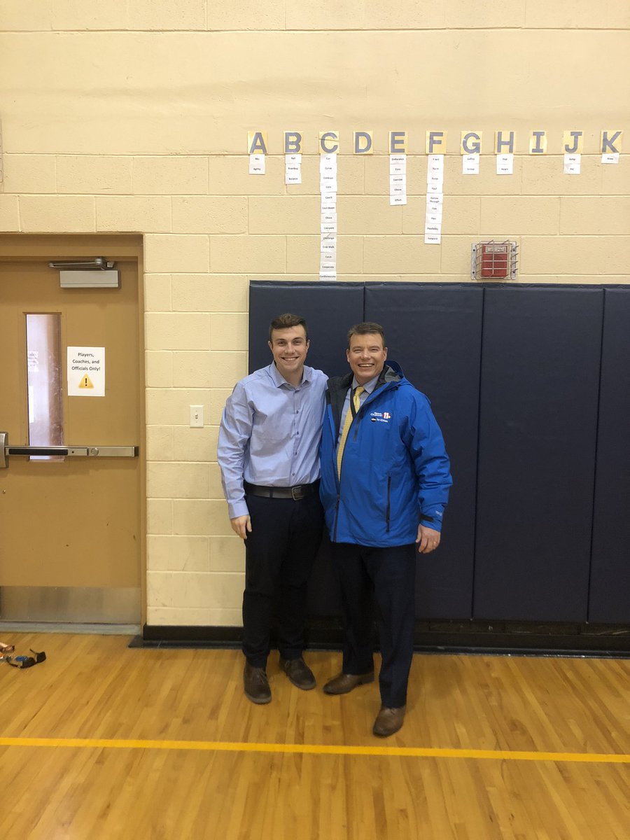 GrandviewES's tweet photo. Congratulations to Mr. Davenport for being selected as WJHL’s educator of the week! https://t.co/GQfTwMlpgO