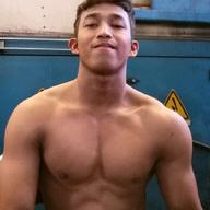 Dim_DimT's tweet image. herry_dwi_prayoga sedang siaran! Ada kejutan apa ya di siaran Blued dia? international.blued.com/ilive?id=MDLDZ…