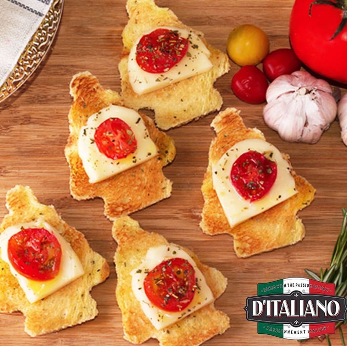weareteambread's tweet photo. Holiday season is in full swing. Get excited &amp; get festive with Christmas tree appetizers. 🎄 Use cookie cutters to cut toasted Brizzolio Bread into festive shapes. To complete the holiday look top with mozzarella, tomato, &amp; parsley.  #Holidays #Teambread #Carbs @ditaliano.ca https://t.co/rqUK4tTkkA