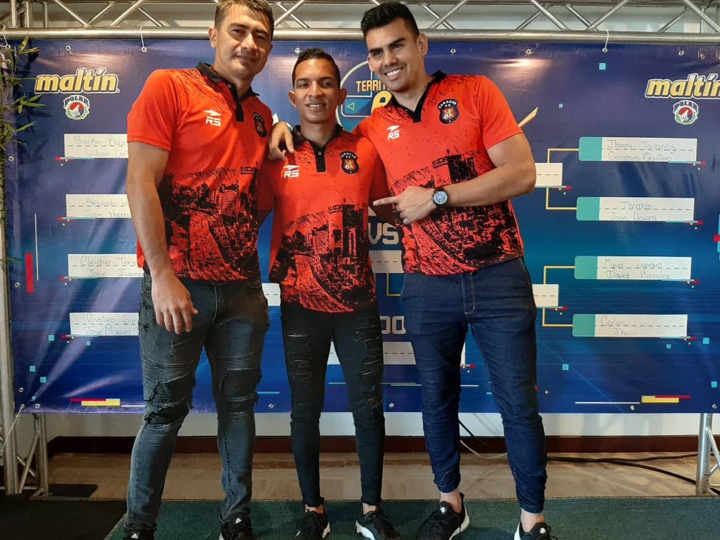 Caracas_FC's tweet photo. Hoy estamos en Empresas Polar disfrutando de la presentación del Territorio eMaltin Polar de nuestros amigos de @mimaltinpolar ¡Gracias por la invitación! 🕹🎮  #SomosCaracas https://t.co/uxEz2rbe4h