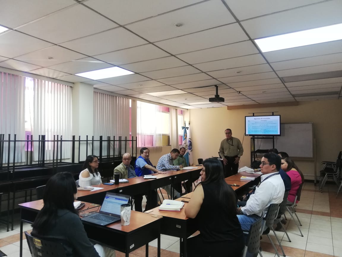 MinSaludGuate's tweet photo. #AccionesDeSalud | La Unidad de Gestión de Riesgo del #MSPAS realiza la última reunión ordinaria del Centro de Operaciones de Emergencia Institucional #COEI. https://t.co/MEgUjeevJ7
