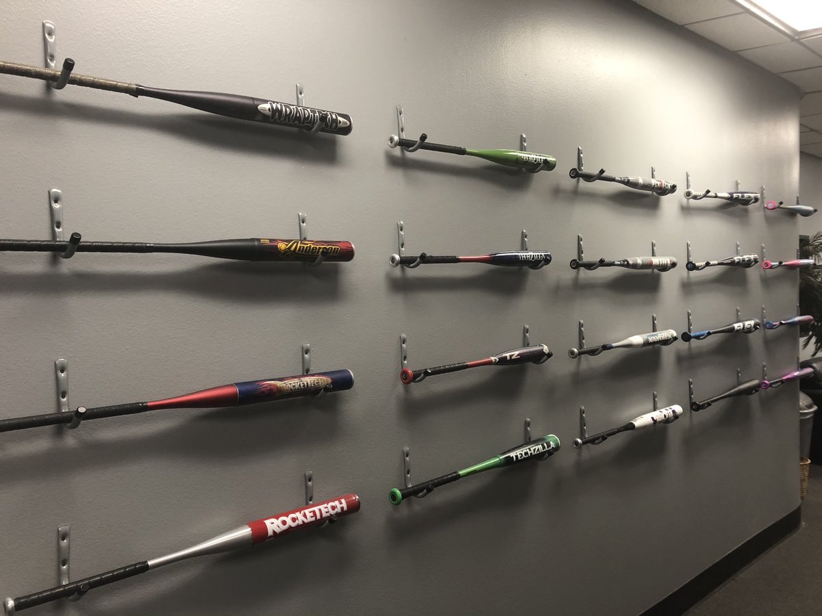 AndersonBatCo's tweet photo. Thank you to Angel Garcia for donating one of the first bats we have ever made. That Anderson Wraptech looks great up on the wall.
#andersonbat #wraptech #oldschoolcool #batwall https://t.co/fNqo1VeKui