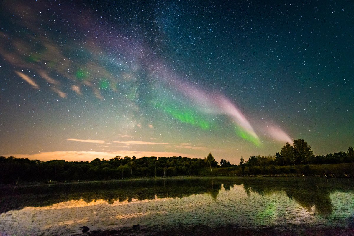 fragkos1's tweet photo. ...Aurora meet universe! Stunning! 😊✨❤️👌🏼💫 https://t.co/kyRL4BrTv9