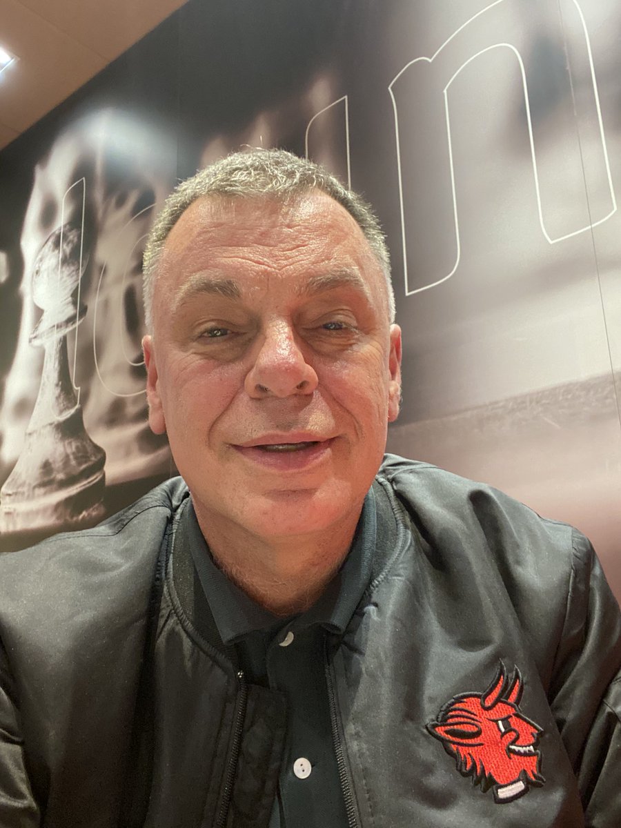 #Betze #FCK Auch auf meinen fast wöchentlichen Reisen in die Schweiz,
Flagge zeigen!