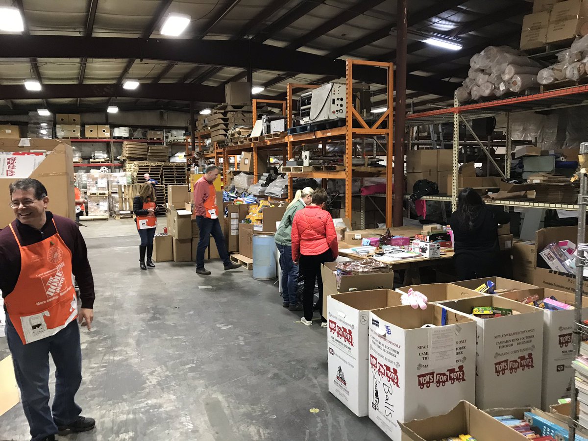 Dan King (@dankingcb) on Twitter photo Enjoyed our time today with Toys for Tots! Thanks for having us out to give back for families in need. The holidays can be difficult for some and every little bit helps! #orangeblooded <a href="/HBriendel/">Harvey Briendel</a> <a href="/kinsey312/">Nancy Kinsey</a> <a href="/Justin_THD/">Justin Lyons</a> Enjoyed our time today with Toys for Tots! Thanks for having us out to give back for families in need. The holidays can be difficult for some and every little bit helps! #orangeblooded <a href="/HBriendel/">Harvey Briendel</a> <a href="/kinsey312/">Nancy Kinsey</a> <a href="/Justin_THD/">Justin Lyons</a>