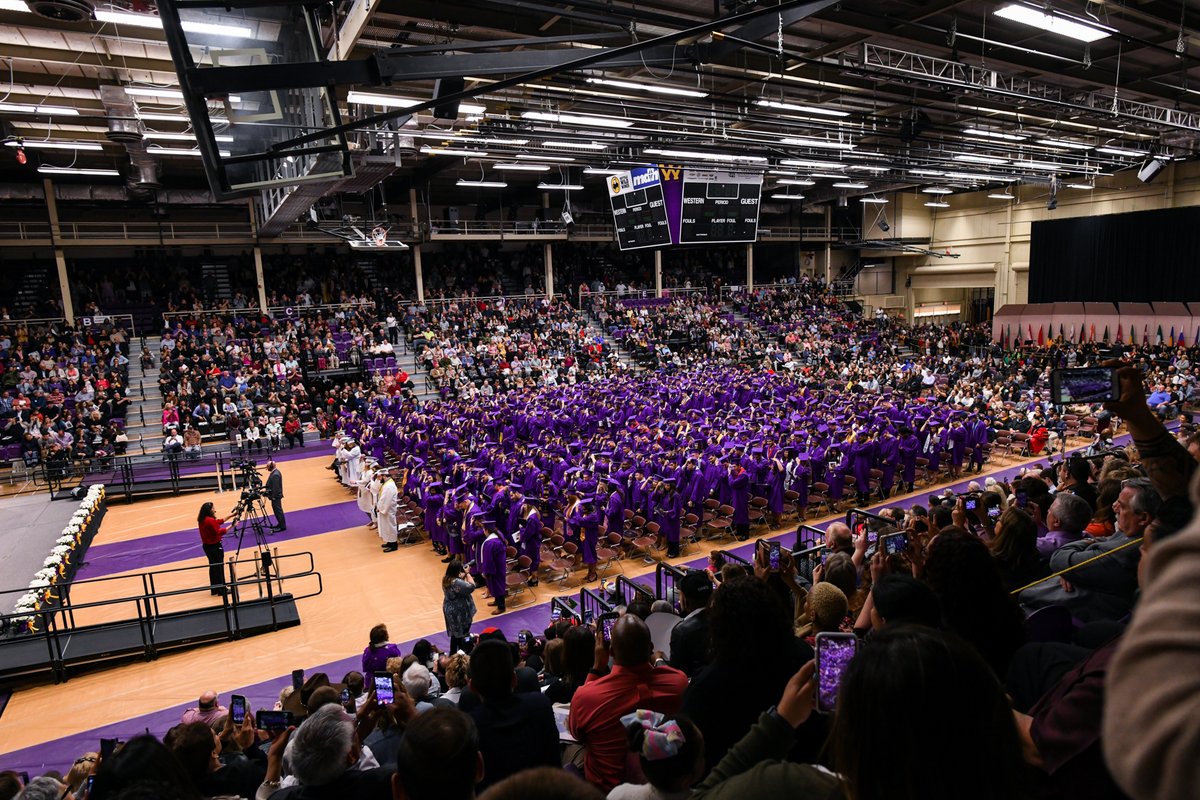 WesternILUniv's tweet photo. #WIUGrad19 will be held on December 13-14, 2019. The official countdown clock and event info is available at https://t.co/DFb8aJjMqJ! 🎓 https://t.co/Ij9PdU1rD8