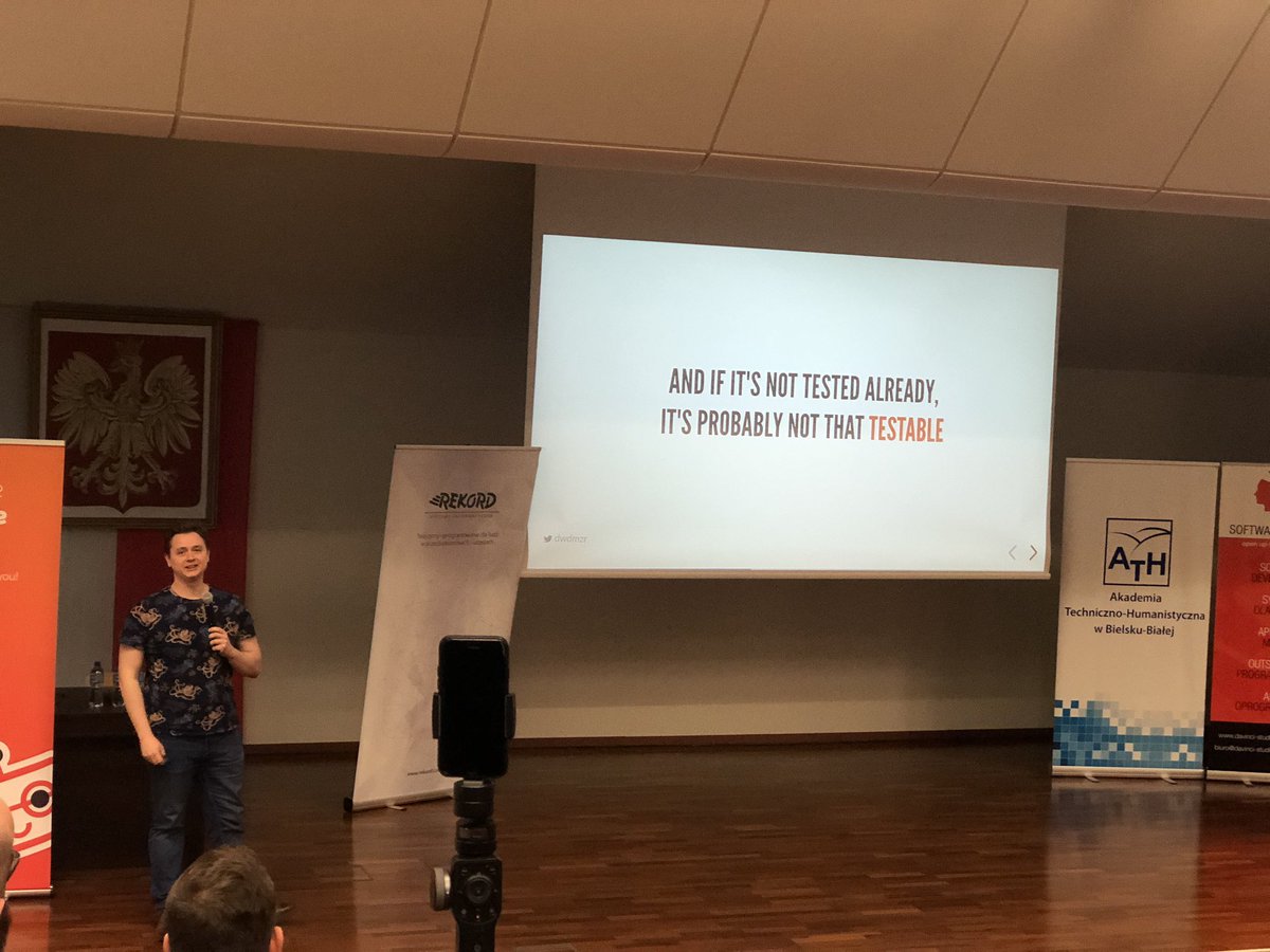 Memnon_Mahal's tweet photo. Legacy to rzeczywiście chwytliwy temat. Dawid opowiada, co by zmienił, gdyby miał aktualną wiedzę kilka lat temu @webbmeetup #IDE #debugger #writingTests https://t.co/KlOFYY07qf