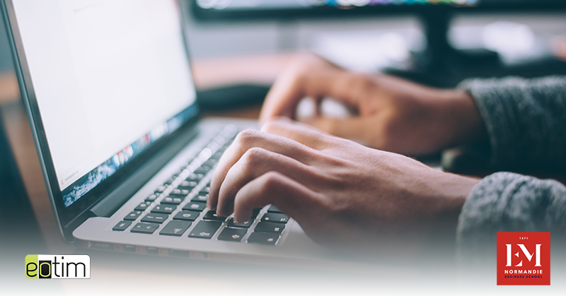 Eotim's tweet photo. #Eotips Visible au premier coup d’œil, accrocheur, éloquent : voilà ce à quoi le titre de votre #CV doit ressembler 👉 https://t.co/8SojaijGxo https://t.co/VRNsAk8IfW