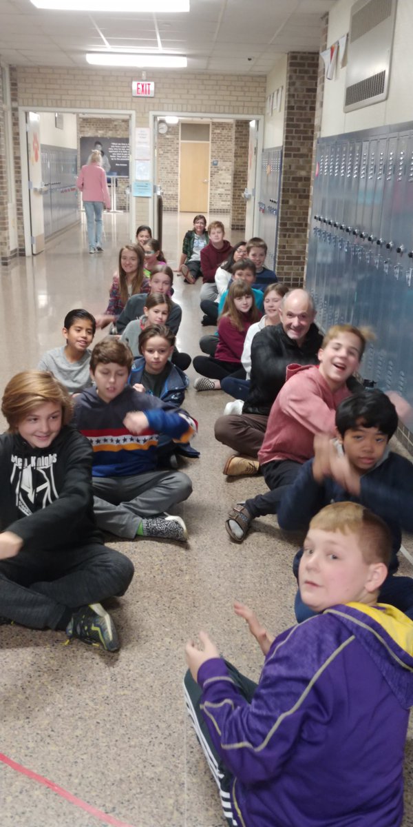 Team 6-2 students and Mr. Ciavarri had fun paddling their Montreal Canoe during Mrs. Nelson's social studies class recently!