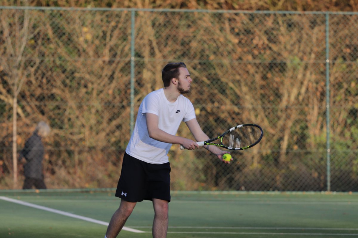 RoehamptonUni's tweet photo. .@roeunitennis in action on the courts today 💪🎾 https://t.co/tS7fj1ayS1