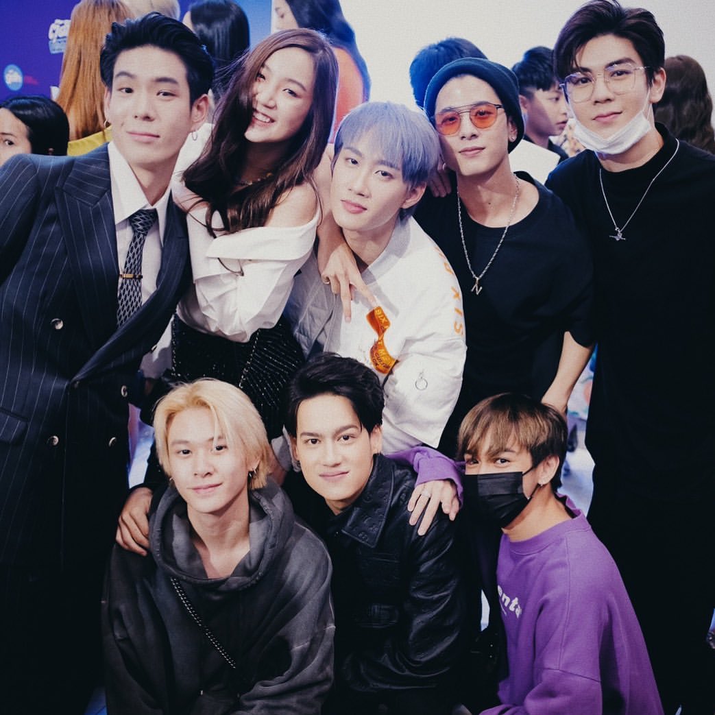 boyslovebrasil's tweet photo. Ver parte do elenco de Great Men Academy assim reunido é de bater nostalgia, taí uma ótima oportunidade para vocês matatonarem essa série🤭😊😉

Cr. @jaylerr 

#Jaylerr #James #Thirdd #Captain #Icepariss #Jackr #Phorscher #Ryu #Thana #Greatmenacademy #Trinity https://t.co/EEzG1lF10g