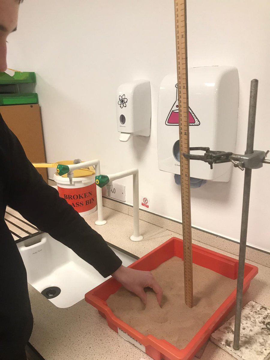 BannermanScien1's tweet photo. The effect of the meteorites velocity (height) on crater diameter and crater depth.
#S2STEM https://t.co/UFYEs1AKnG