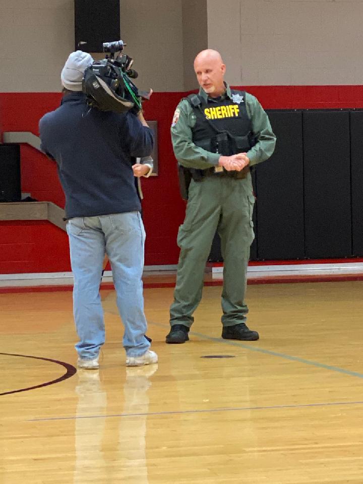 LES_Panthers's tweet image. We are so proud of our students! Our Panthers won the food drive competition and were rewarded a $500 check today. Most importantly,  we gave back to our amazing community! Thanks so much @WKRN @2HarvestMidTN and Cornerstone Financial!