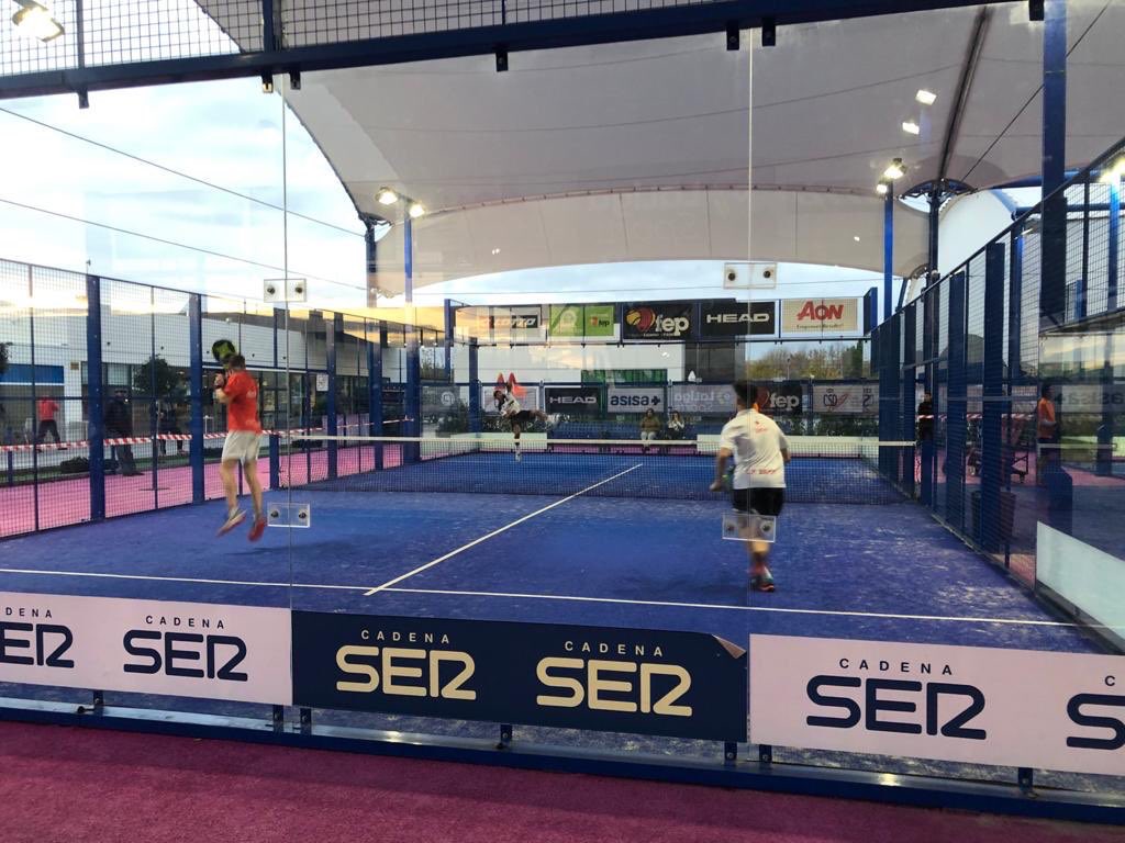 padelfederacion's tweet photo. XXXV Campeonato España 🇪🇸 Absoluto de #Pádel
🏆 #CEAbsFEP
📍@Clubdeocionudos
Las 4️⃣ plazas disponibles para el #CuadroFinal en categoría masculina 🚹 saldrán de los partidos de esta tarde a las 18:30h en la última ronda de #Previa.
Cruces y horarios
👉 https://t.co/4zQ6jzzthi https://t.co/JAd02QgW0N